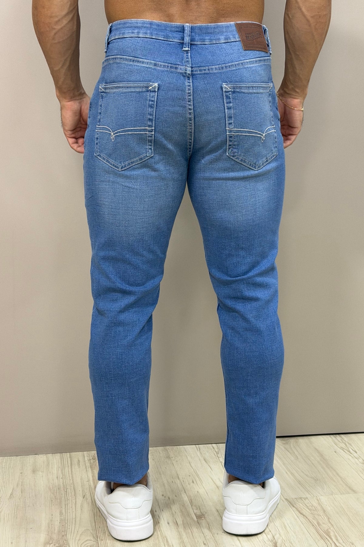 Calça Jeans Essential Slim Fit Claro - Up