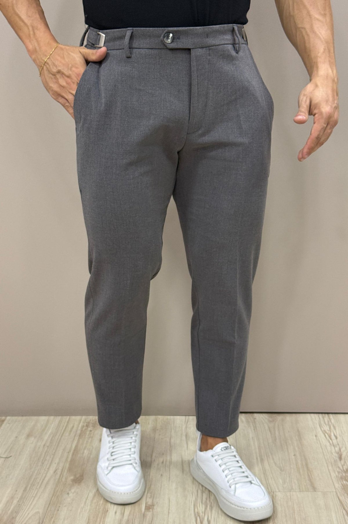 Calça Alfaiataria Atenas com Regulagem Cinza Chumbo - Up