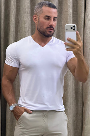 Camiseta Essential SlimFit Gola V