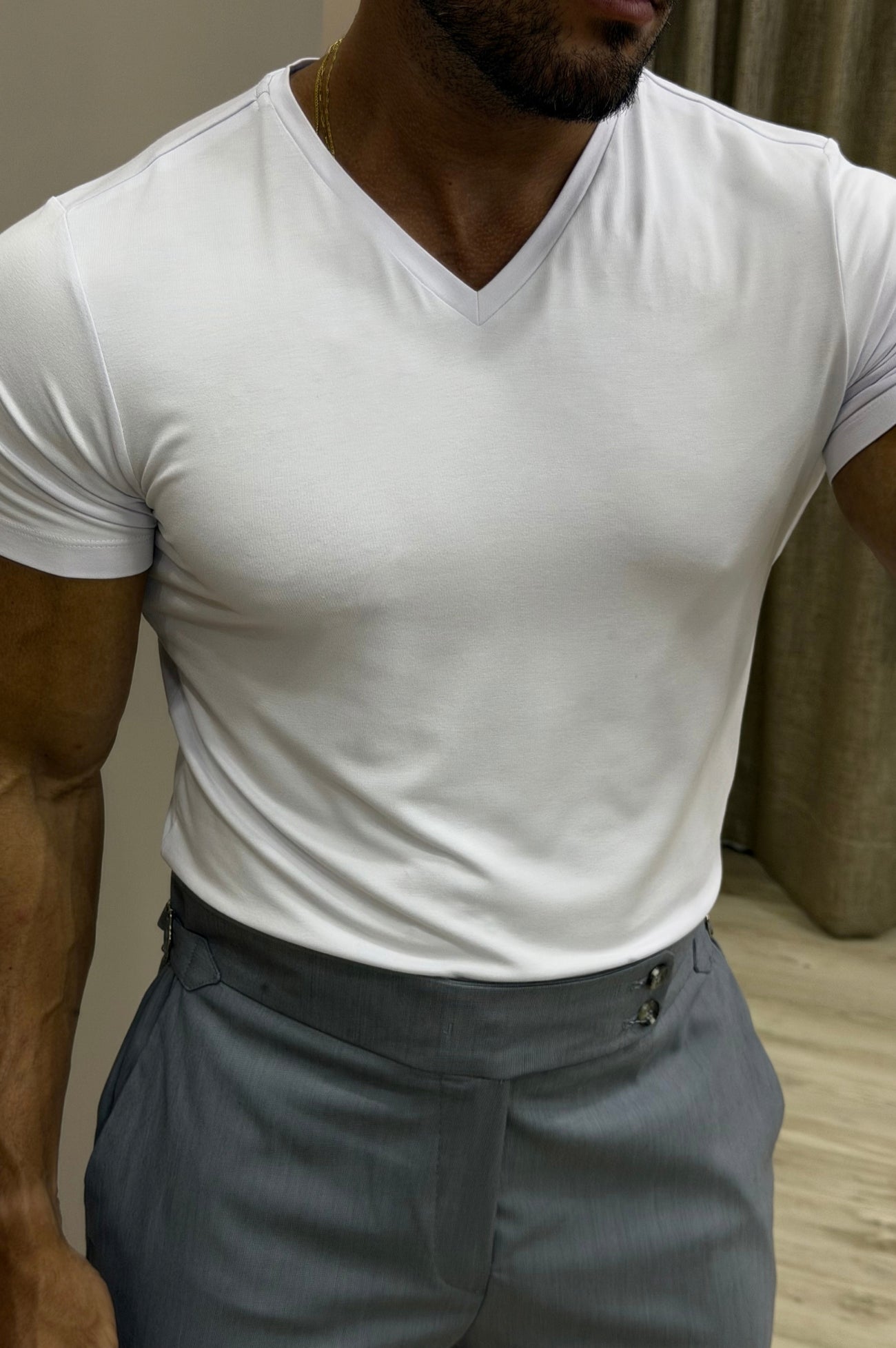 Camiseta Essential SlimFit Gola V