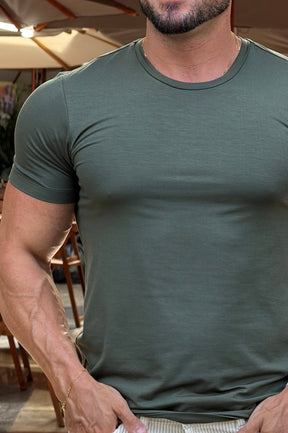 Camiseta Essential Slim Fit - Up