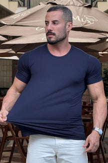 Camiseta Essential Slim Fit - Up